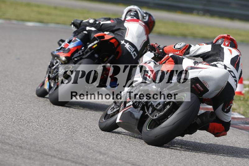 /Archiv-2025/07 19.04.2025 Speer Racing ADR/Gruppe gelb/backside
